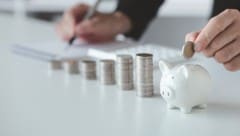 Die Kärntner Landesregierung hat sich vorgenommen zu sparen – insgesamt eine Milliarde Euro bis ...