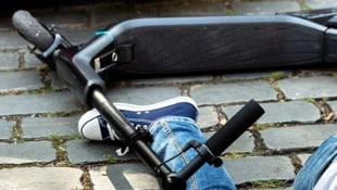 Ärzte raten zu Präventions- und Aufklärungskampagnen und empfehlen, beim Lenken von E-Scootern ...