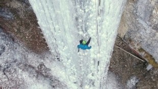 Spektakuläre Bilder liefert das Eisklettern in Breitenau.