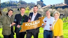 Lokale Prominenz bei der Präsentation.