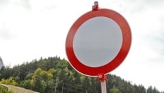 Eine Gemeindestraße in Osttirol sowie ein Radweg im Stubaital wurden kurzzeitig gesperrt. (Bild: Birbaumer Christof)